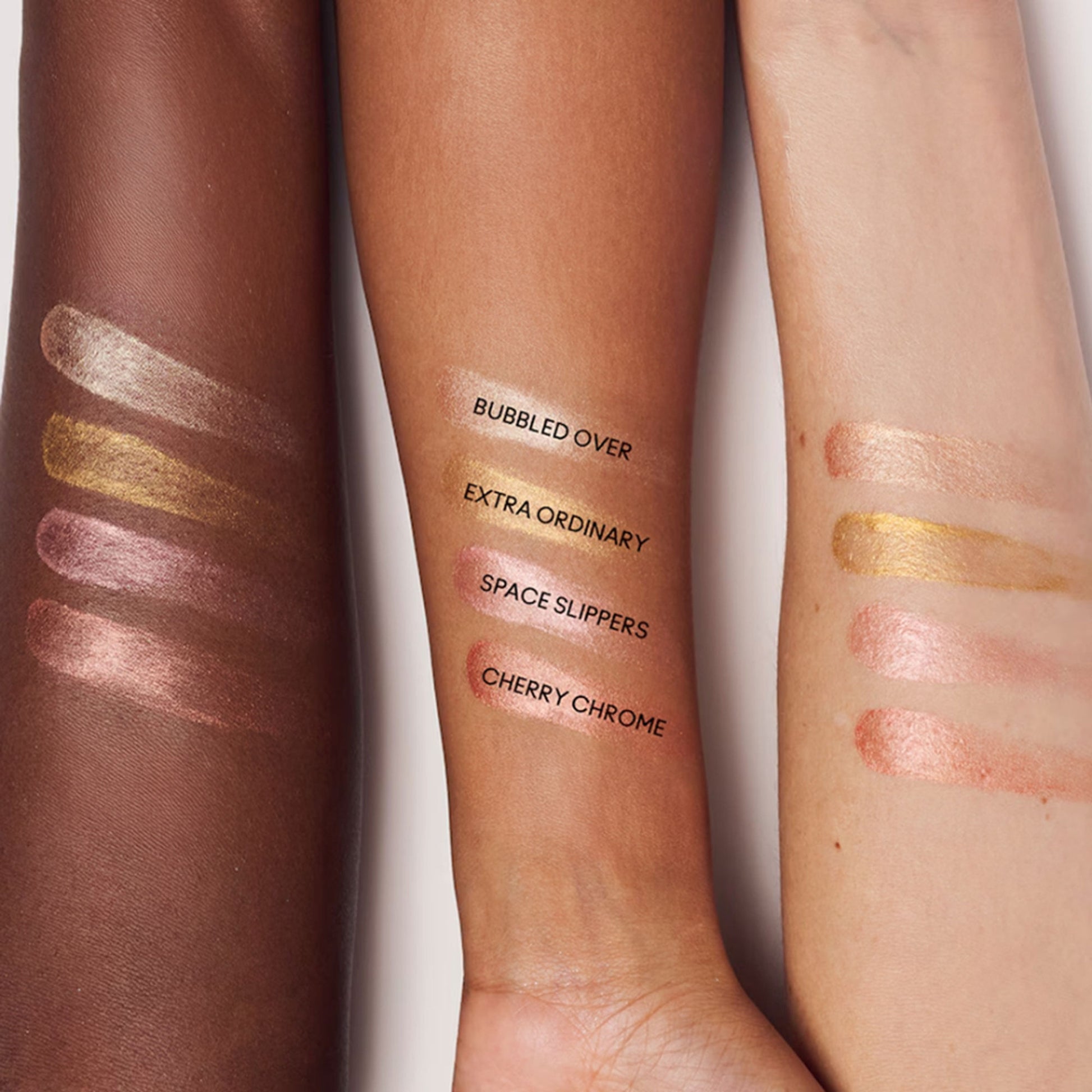 M.A.C Skinfinish Lightstruck Liquid Highlighter - Space Slippers