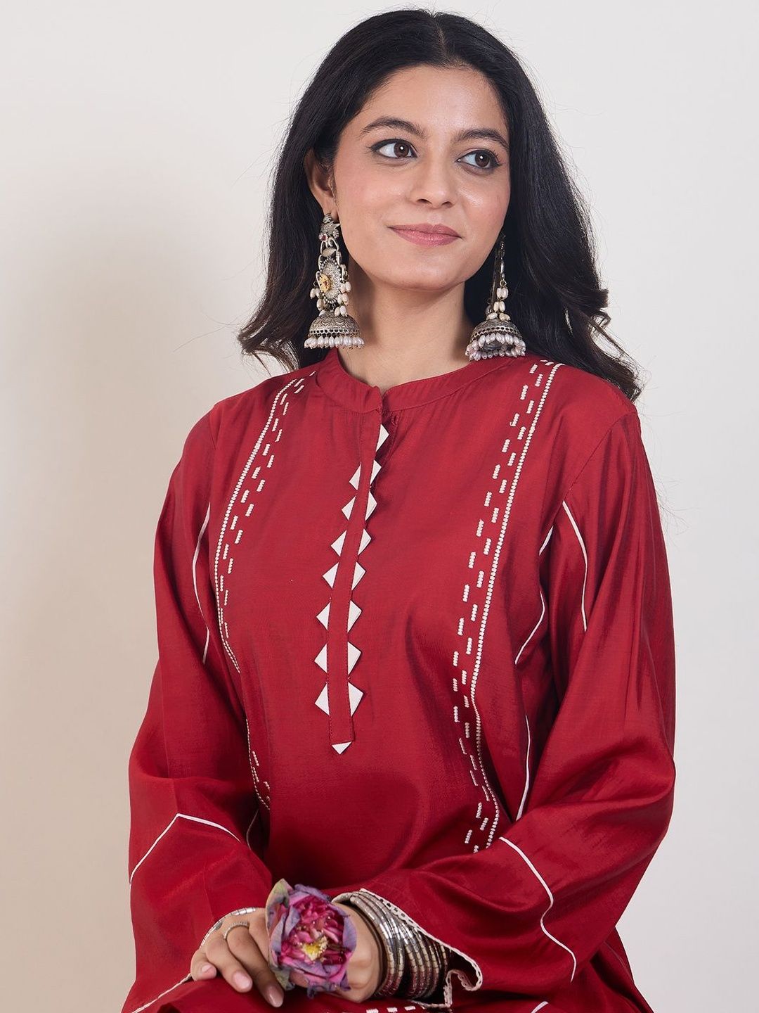 Ethnic Motifs Embroidered Mandarin Collar Thread Work Kurta With Trousers
