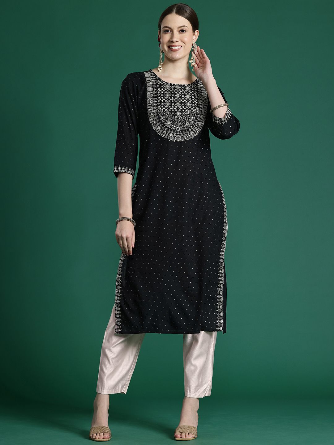 Indyancart IE Embroidered Sequinned Kurta