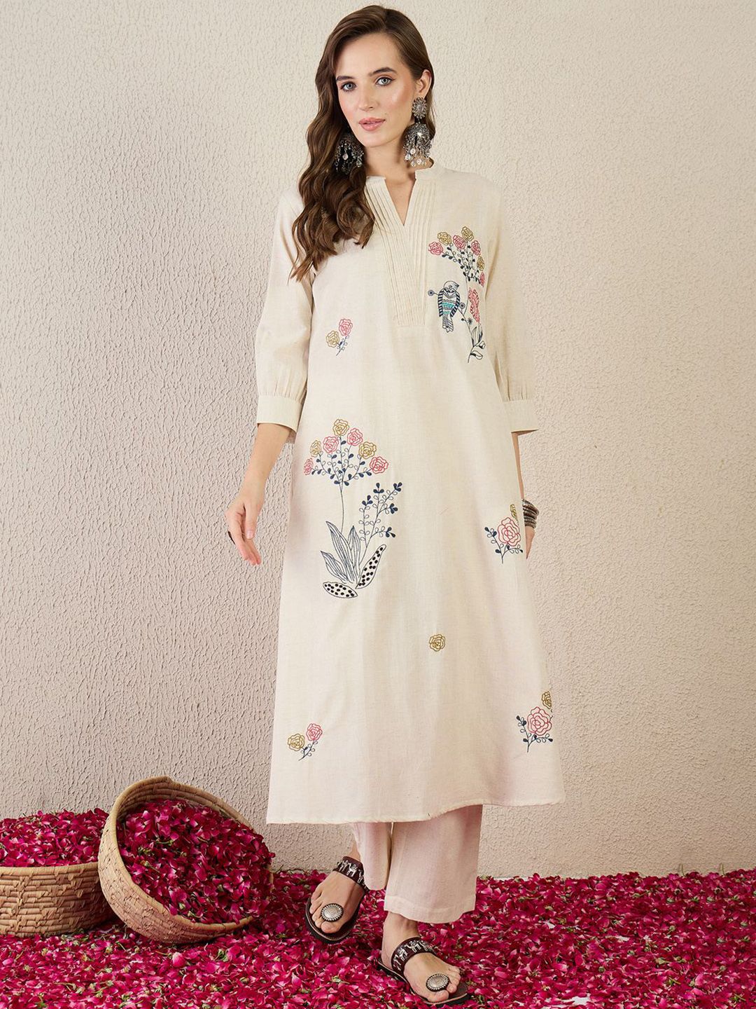 Women Floral Embroidered Thread Work Pure Cotton Kurta with Trousers