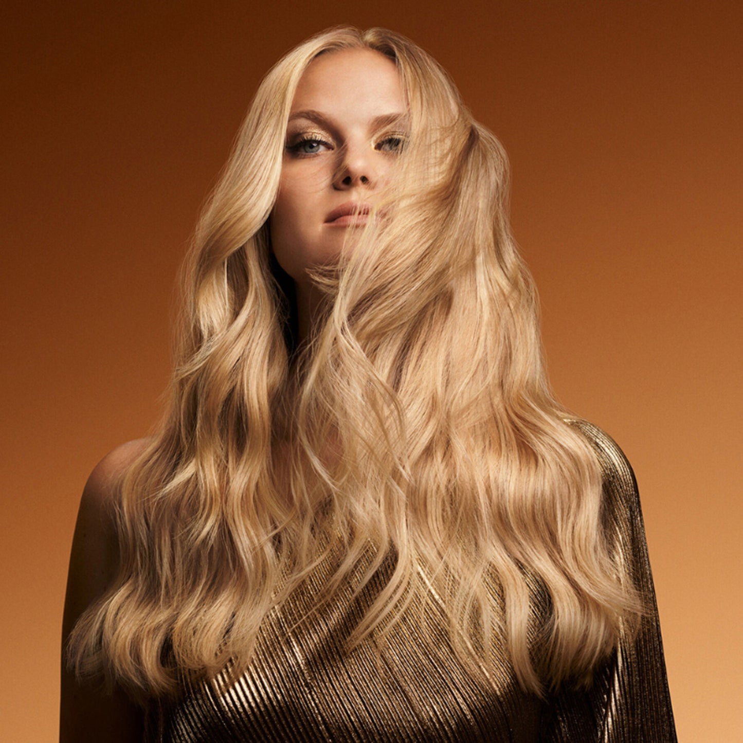 Wella Professionals Ultimate Smooth Shampoo for Frizzy and Dry Hair Up to 85% Smooth Hair
