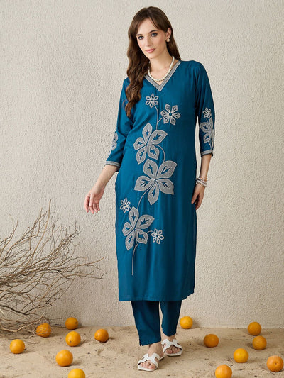 Indyancart IE Women Floral V-Neck Embroidered Regular Thread Work Straight Kurta Sets