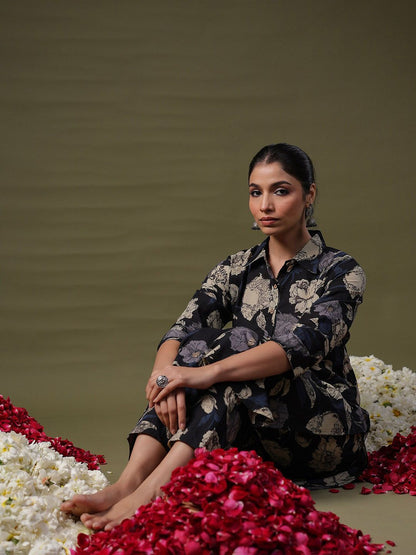 Dhiyona IE Black Floral Printed Shirt Collar Straight Pure Cotton Kurta With Trouser