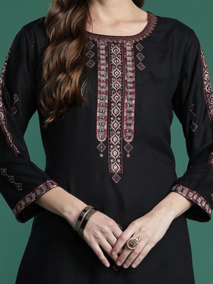 Indyancart IE Indo era Embroidered Straight Tunic & Trousers Co-Ord Set