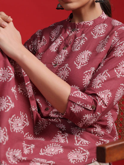 Indyancart IE Women Ethnic Motifs Embroidered Kurta