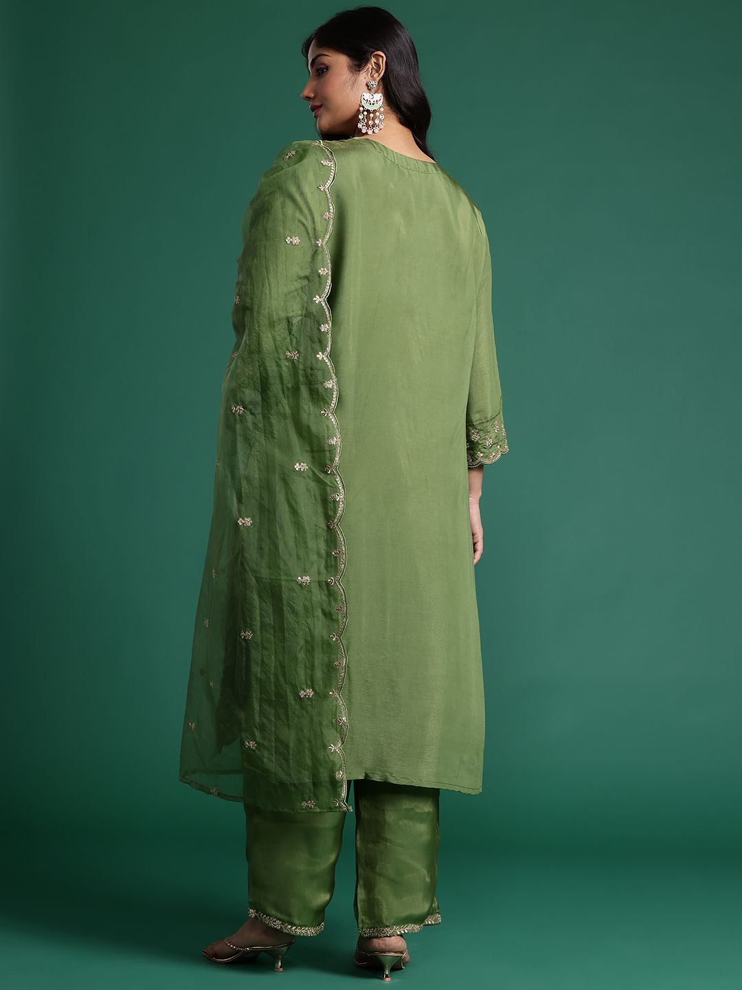 Indyancart IE Plus Size Ethnic Motifs Embroidered Panelled Gotta Patti Kurta Set