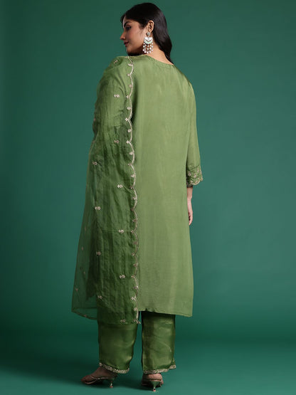 Indyancart IE Plus Size Ethnic Motifs Embroidered Panelled Gotta Patti Kurta Set