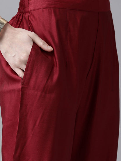 Indyancart IE Women Red Yoke Design Kurta with Trousers