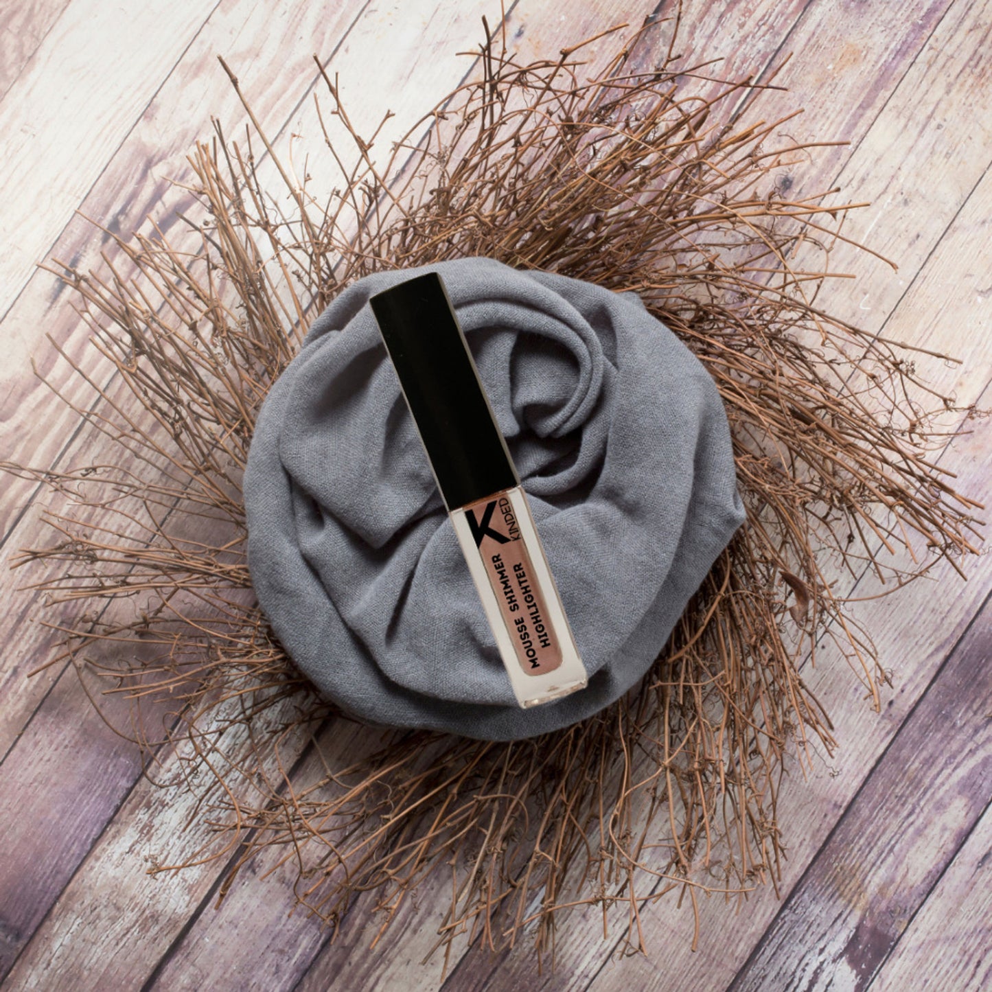 KINDED Mousse Shimmer Highlighter - Rose Gold