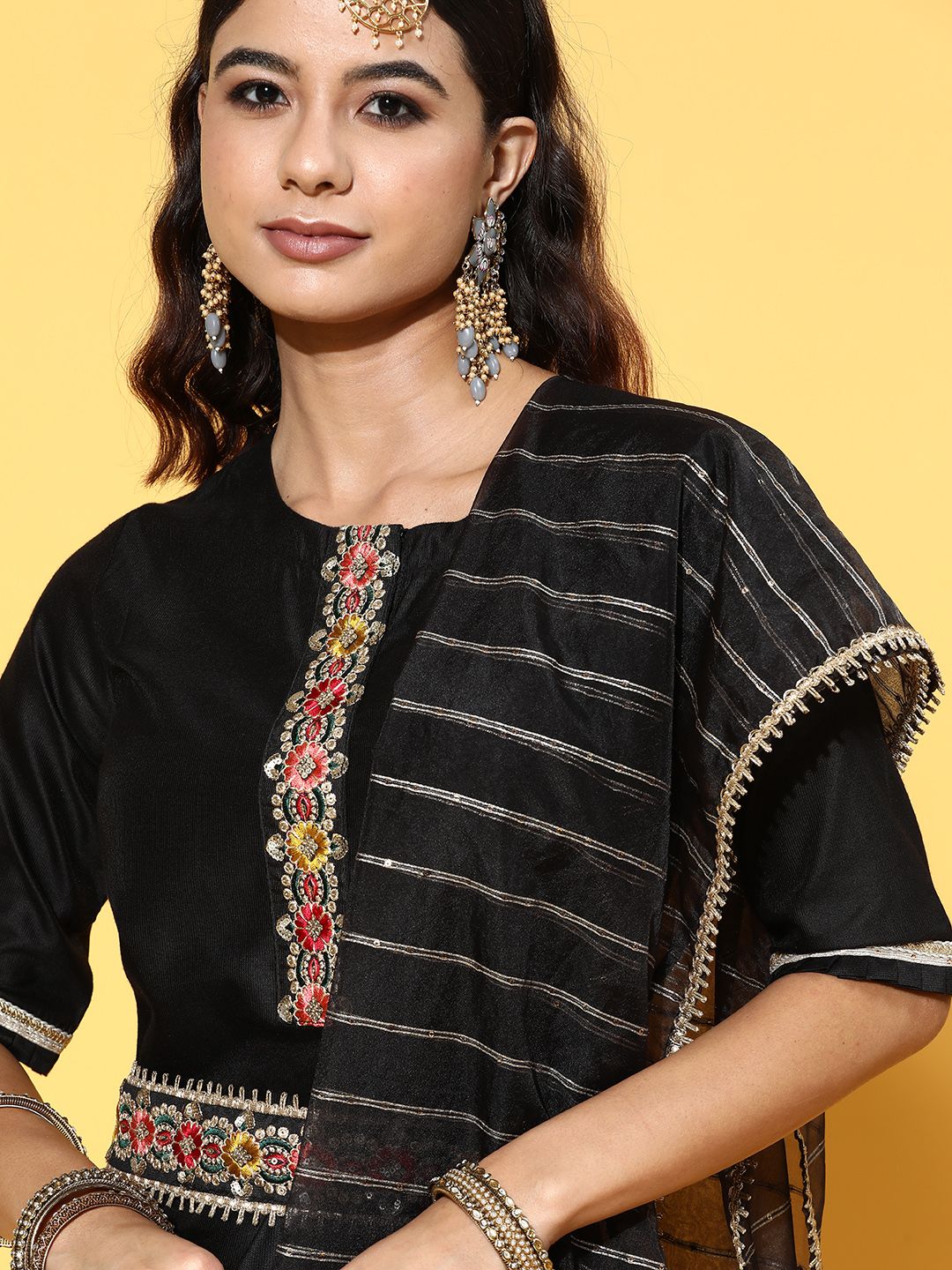 Dhiyona IE Deep Black Yoke Design Kurta with Solid Trousers