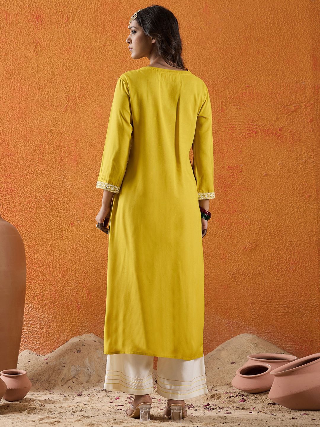Indyancart IE Floral Embroidered Thread Straight Kurta