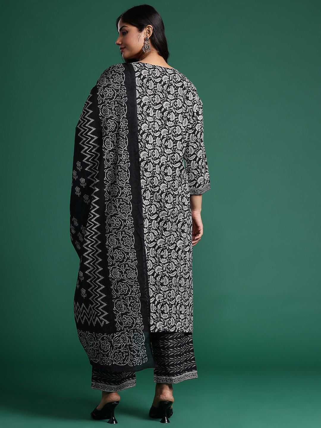 Indyancart Women's Plus Size Floral Printed Pure Cotton Kurta with Trousers & With Dupatta