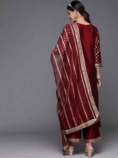 Indyancart IE Women Maroon Printed Liva Kurta with Trousers & With Dupatta