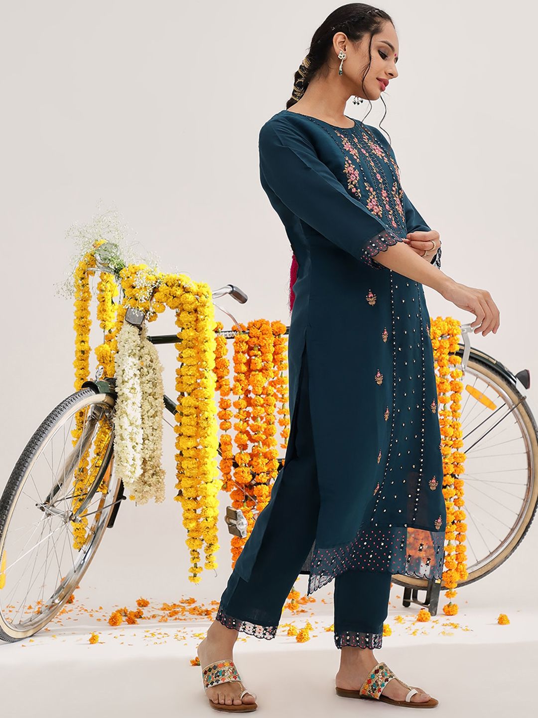 Indyancart VA Women'sEthnic Motifs Embroidered Thread Work Detail Kurta & Trousers With Dupatta