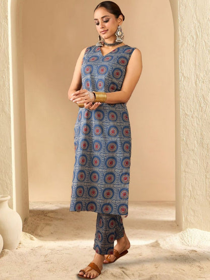 Women Printed Regular Pure Cotton Kurta with Trousers