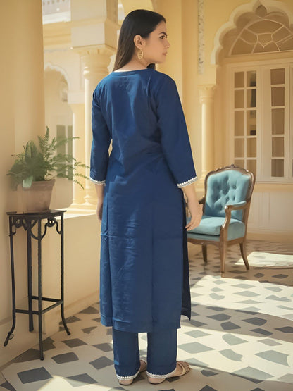 Women Floral Embroidered Regular Thread Work Kurta With Trouser