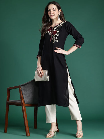 Indyancart IE Floral Embroidered Thread Work Kurta