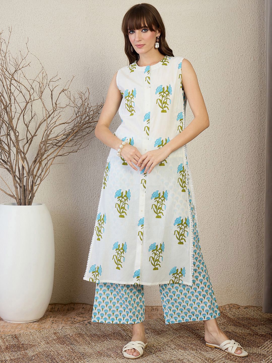 Dhiyona IE Floral Printed Pure Cotton Mandarin Collar Neck Top With Palazzos Co-Ords