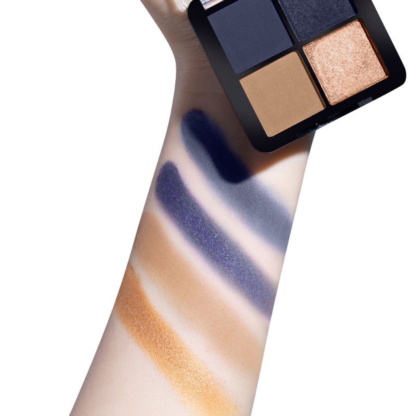 Nykaa Cosmetics Eyes On Me! 4 In 1 Quad Eyeshadow Palette - Midnight Glam 14