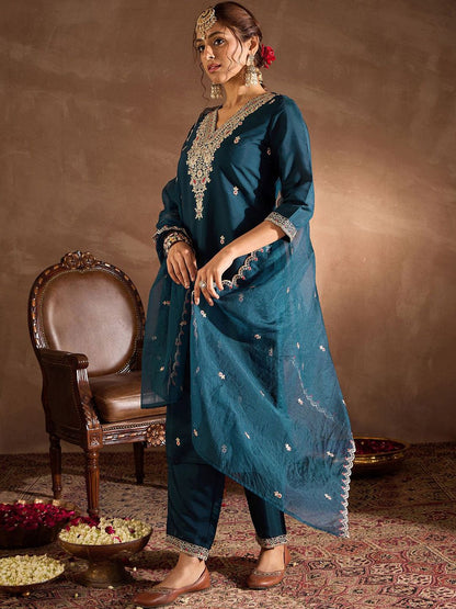 Indyancart IE Women Ethnic Motifs Embroidered Regular Sequinned Chanderi Silk Kurta