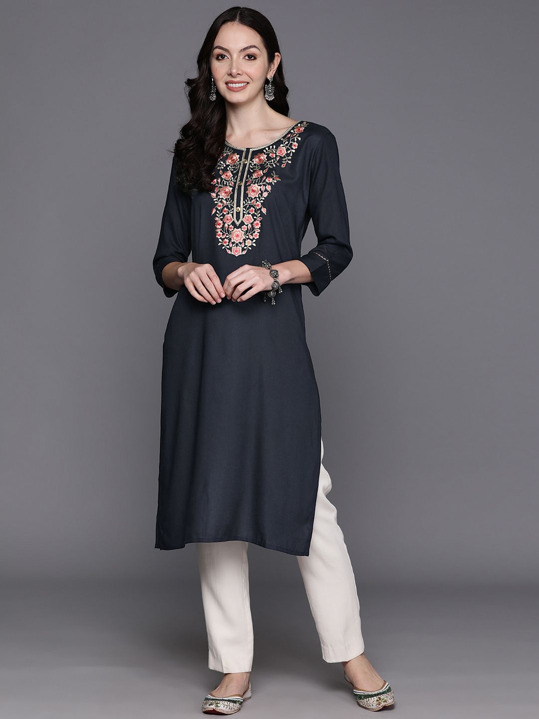 Indyancart IE Floral Embroidered Thread Work Kurta