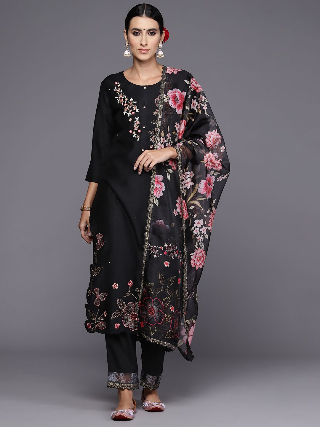 Indyancart IE Women Floral Embroidered Regular Kurta with Trousers & Dupatta