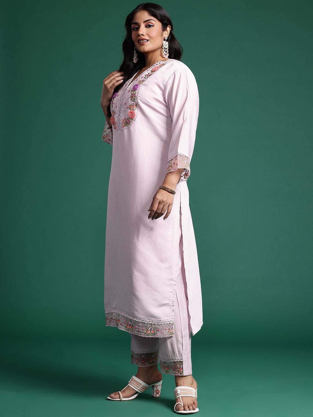 Indyancart Women's Plus Size Floral Embroidered Beads & Stones Kurta with Trousers & With Dupatta