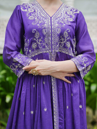 Indyancart IE Women Ethnic Motifs Embroidered Empire Kurta with Trousers