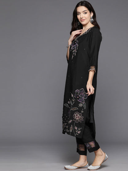 Indyancart IE Women Floral Embroidered Regular Thread Work Kurta with Trousers & With Dupatta
