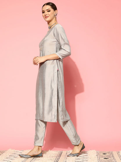 Indyancart VA Women'sFloral Embroidered Regular Beads and Stones Kurta with Trousers & Dupatta