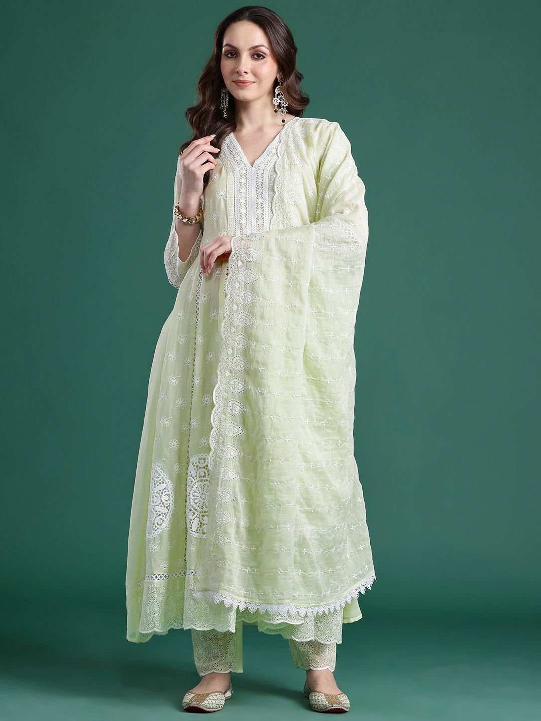 Floral Embroidered Thread Work Pure Cotton Kurta With Trousers & Dupatta