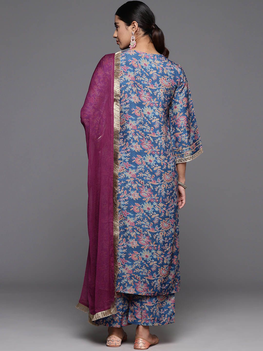 Indyancart VA Women's Paisley Printed Woolen Kurta Paired with Trousers & Printed Dupatta