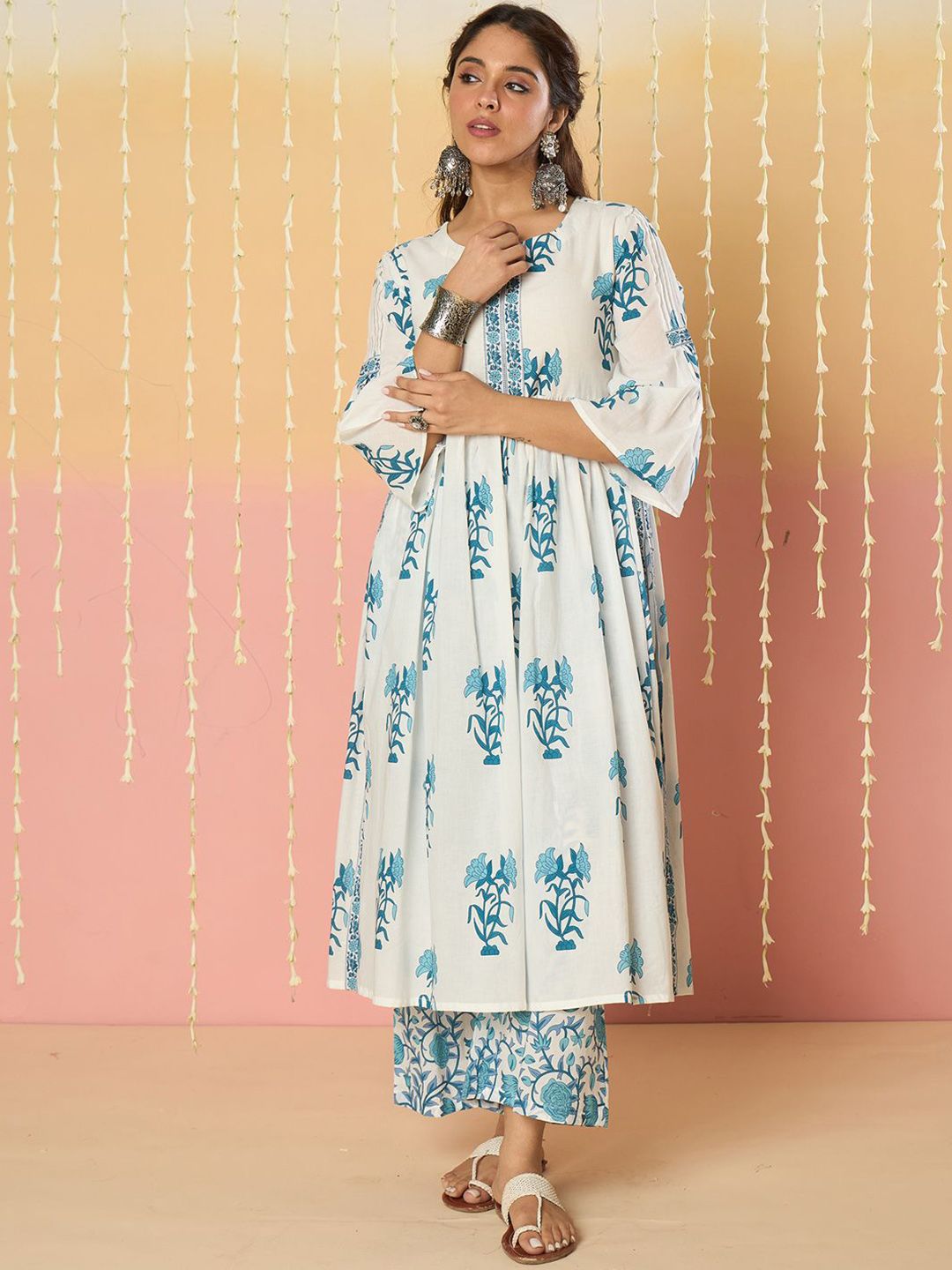 Indyancart IE Women Floral Printed Regular Pure Cotton Kurta with Palazzos