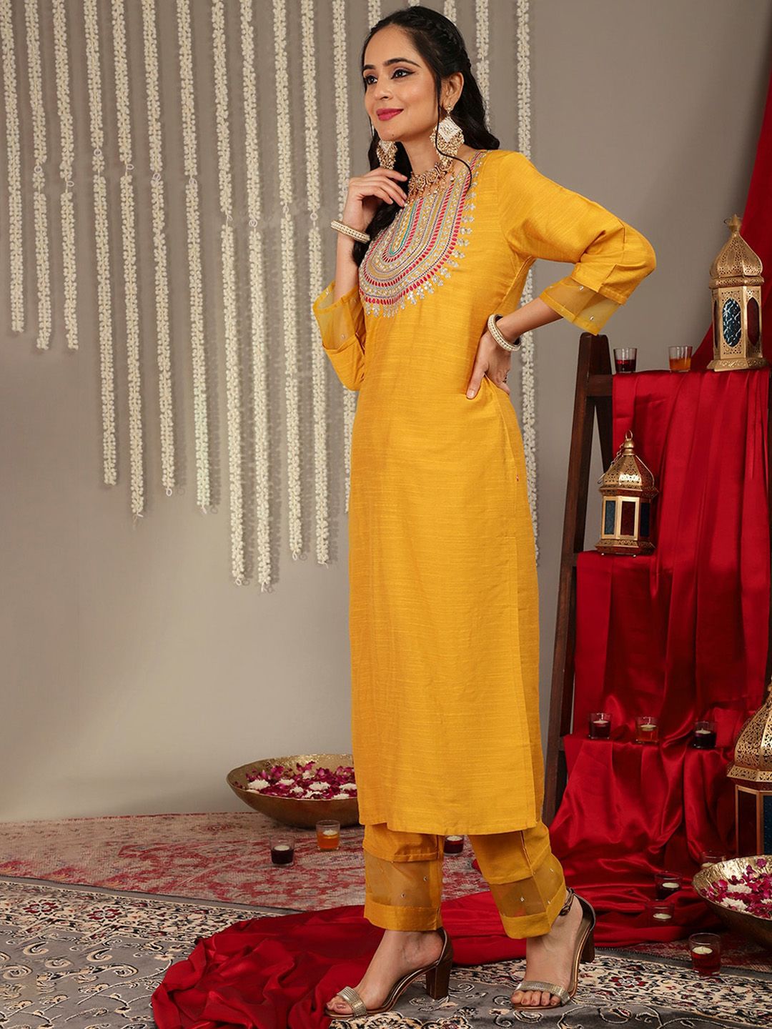 Indyancart VA Women'sEthnic Motifs Yoke Design Thread Work Straight Kurta & Trouser With Dupatta