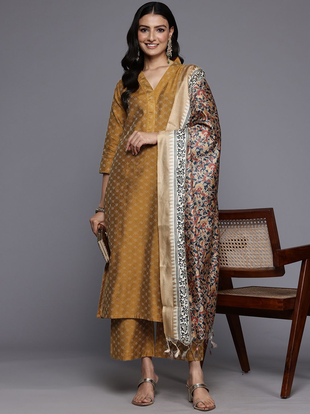 Dhiyona VA Women'sWoven Design Kurta With Palazzos & Dupatta