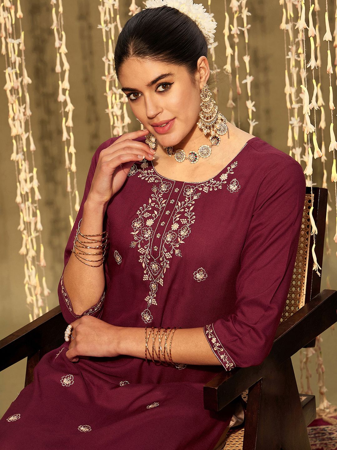 Dhiyona IE Women Floral Embroidered Floral Kurta