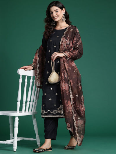 Indyancart IE Ethnic Motifs Embroidered Sequinned Kurta With Trousers & Dupatta