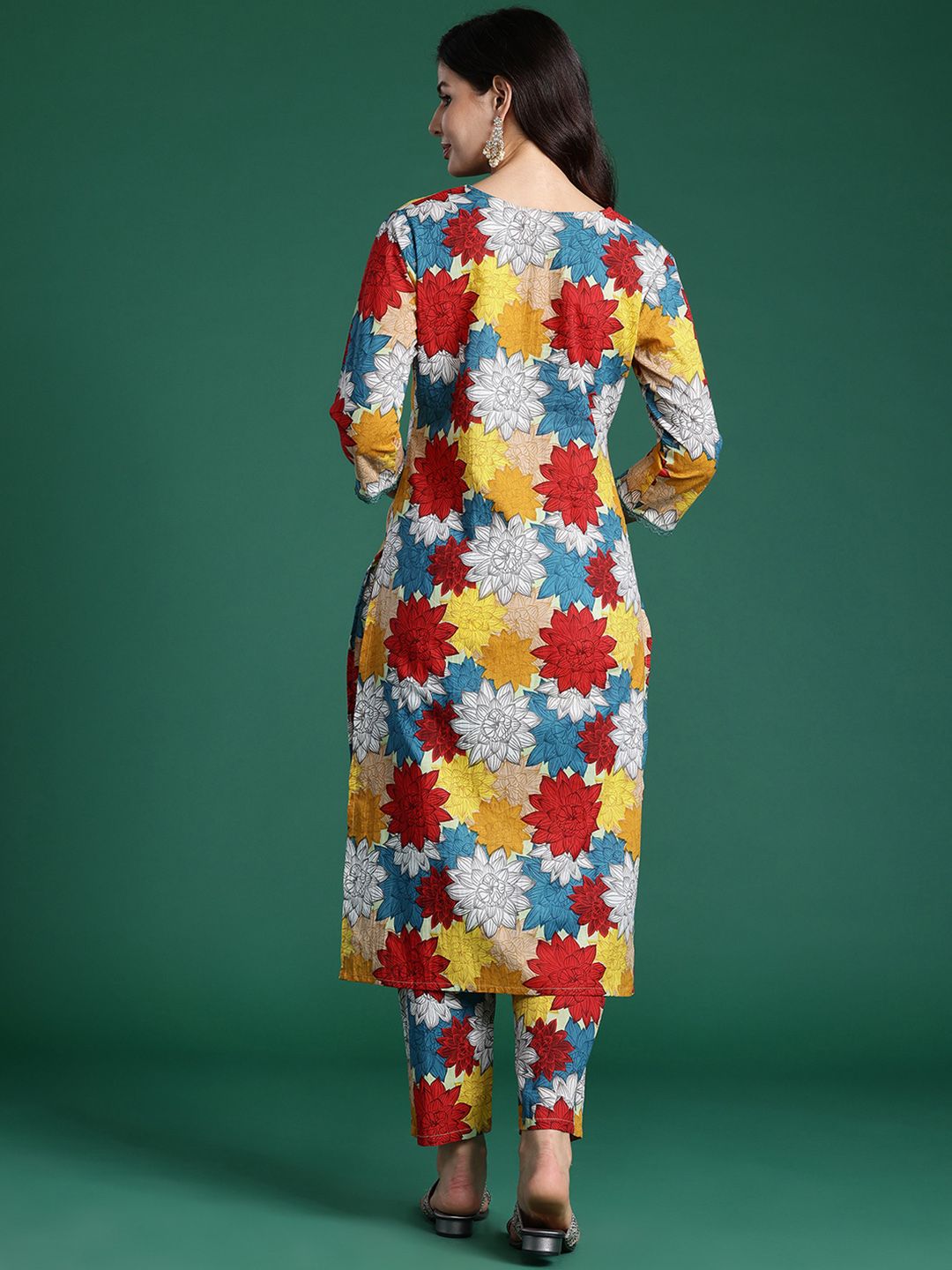 Indyancart IE Floral Printed Pure Cotton Kurta with Trousers