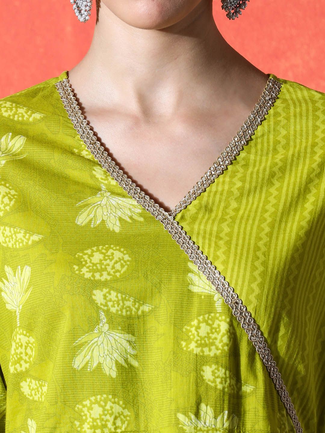 Dhiyona SN Women's Floral Printed Angrakha V-Neck Pure Cotton Straight Kurta & Trousers With Dupatta