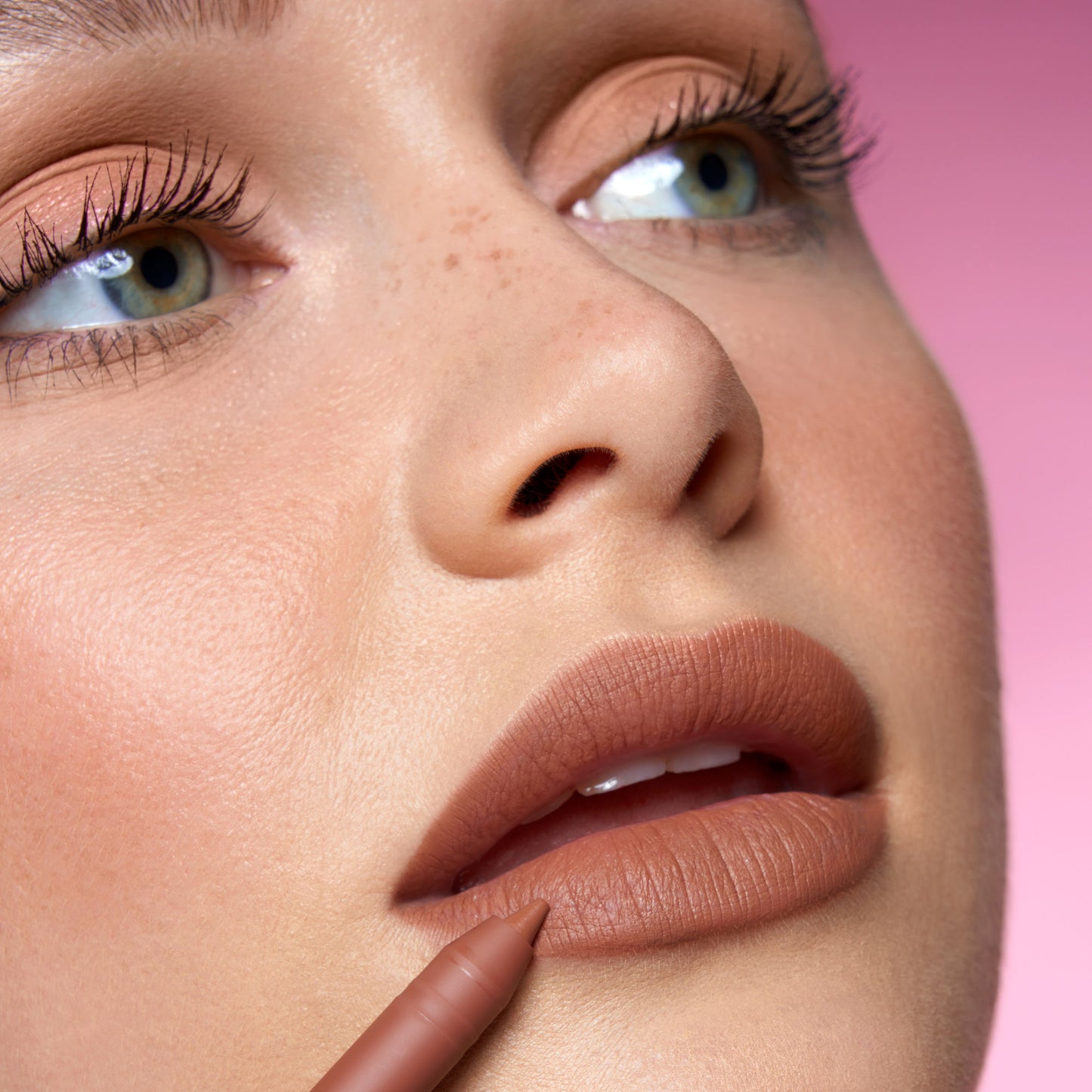 Huda Beauty Lip Contour 2.0 - Sandy Beige