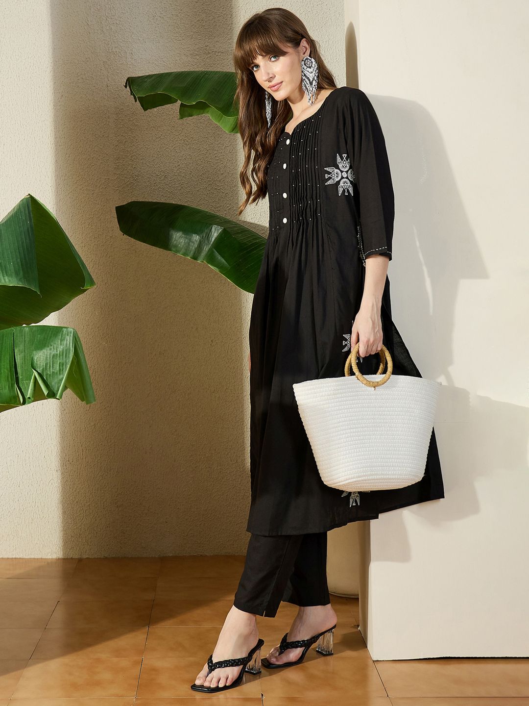 Women Embroidered Regular Thread Work Pure Cotton Kurta with Trousers