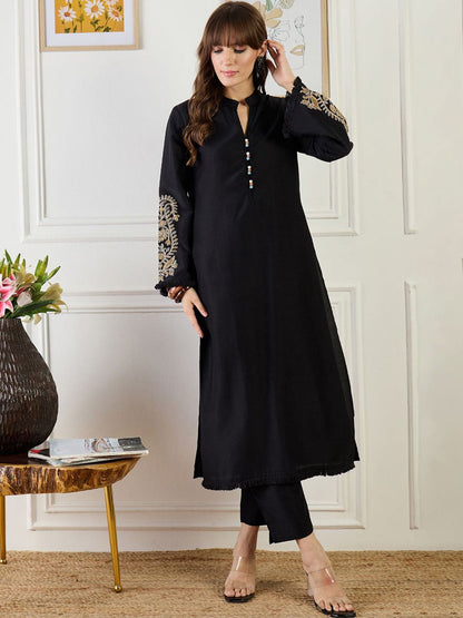 Dhiyona IE Embroidered Mandarin Neck Tunic With Trousers Co-Ords