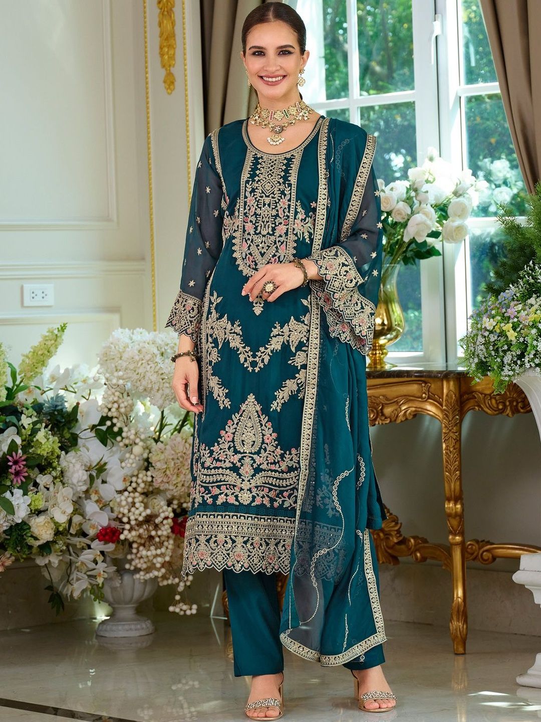 Ethnic Motifs Embroidered Thread Work Straight Kurta With Trousers & Dupatta
