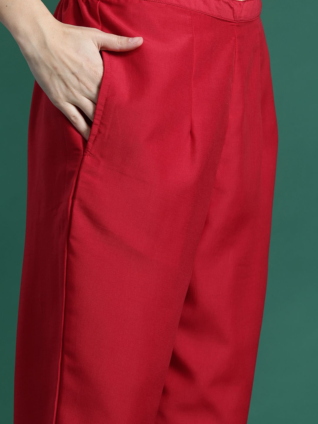 Dhiyona IE Ethnic Motifs Embroidered Empire Kurta with Trousers