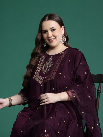 Dhiyona IE Plus Size Floral Embroidered Zari Kurta With Trousers & Dupatta