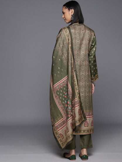 Indyancart VA Women'sEthnic Floral Printed Winter Straight Kurta Set with Dupatta.