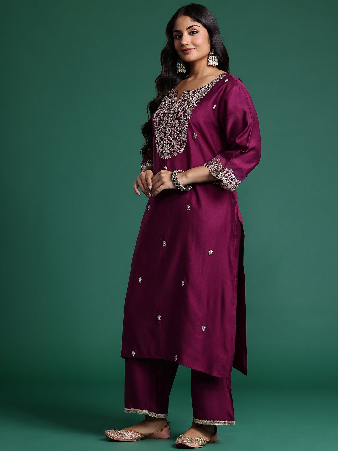 Indyancart IE Plus Size Ethnic Motifs Embroidered Liva Kurta with Trousers & With Dupatta