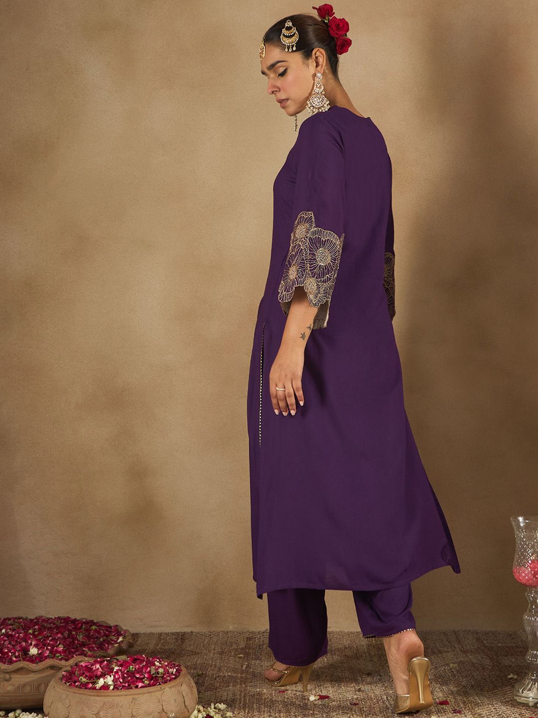 Dhiyona IE Floral Embroidered Three-Quarter Sleeves Tunic With Palazzo