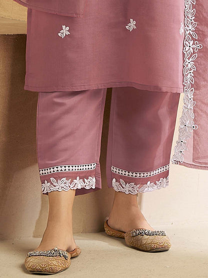 Indyancart IE Women Pink Floral Embroidered Regular Thread Work Kurta Set