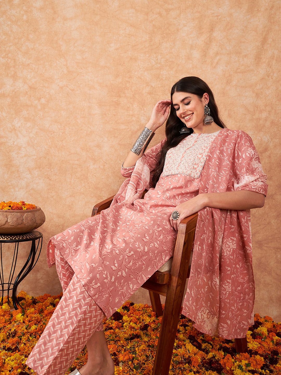 Dhiyona IE Floral Embroidered Regular Thread Work Cotton Kurta with Trousers & Dupatta
